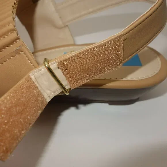 New in Box Comfort Corner Tan Biege Sandals Low Heel Women's 9 Wide - Picture 6 of 9